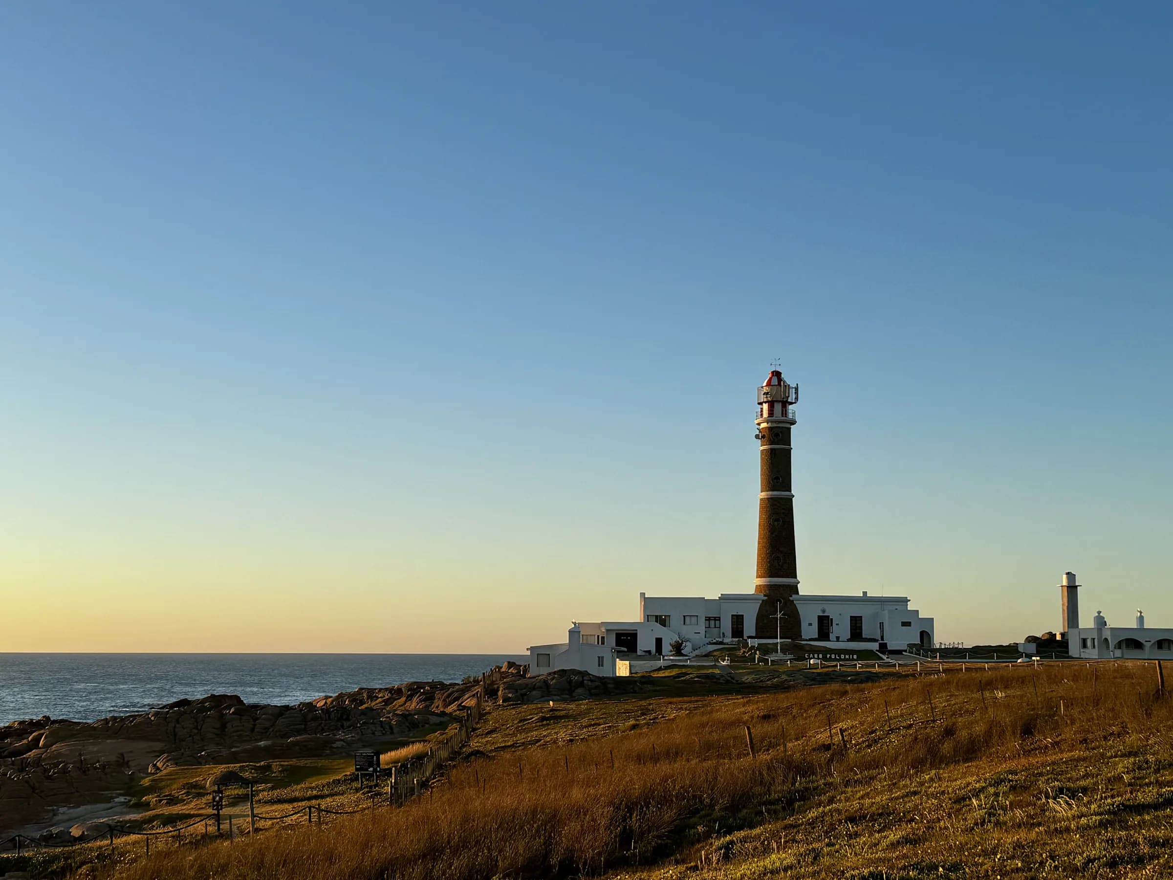 Faro de Cabo Polonio, Uruguay, al atardecer
